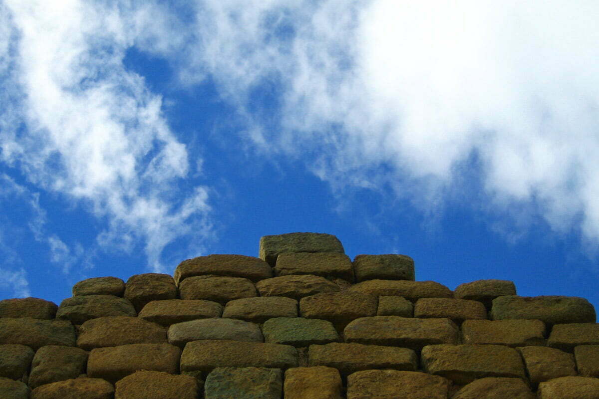 wall-and-sky-ecuador